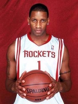 受伤的彭啸进入战上海U20的替补席，此前球员遭遇韧带损伤