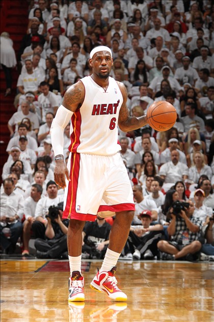 而且输得很 而且输得很